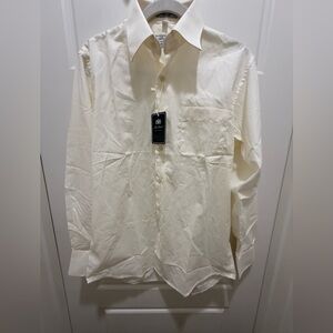 NWT. Men’s Boltini of Italy Cream Button Down. Size Small.